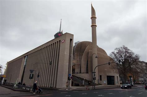 A­l­m­a­n­y­a­­d­a­ ­C­a­m­i­y­e­ ­K­u­n­d­a­k­l­a­m­a­ ­G­i­r­i­ş­i­m­i­